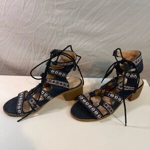 Catherine Malandrino Blue Denim Embroidered Lace Up Block Heel Sandals 7.5